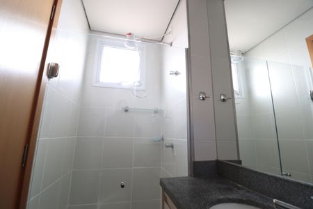 Apartamento para alugar com 70m², 2 quartos e 2 vagasBanheiro do Quarto 2
