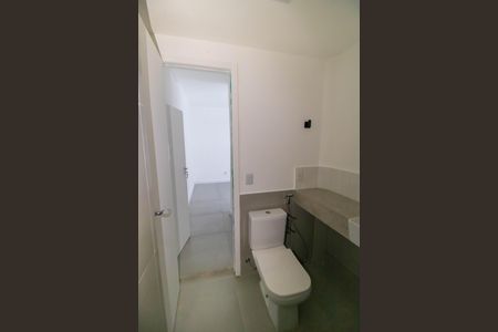 Apartamento à venda com 70m², 3 quartos e sem vaga Apartamento à venda com 70m², 3 quartos e sem vagaBanheiro da Suíte