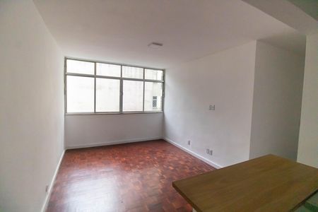 Apartamento à venda com 70m², 3 quartos e sem vaga Apartamento à venda com 70m², 3 quartos e sem vagaSala