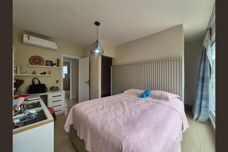Casa de condomínio para alugar com 420m², 4 quartos e 2 vagas