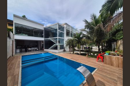 Casa de condomínio para alugar com 420m², 4 quartos e 2 vagas