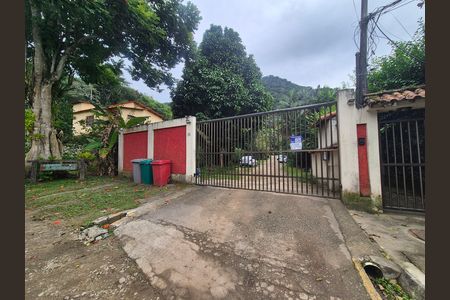 Casa de condomínio para alugar com 420m², 4 quartos e 2 vagas