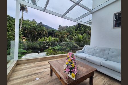 Casa de condomínio para alugar com 420m², 4 quartos e 2 vagas