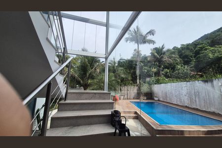 Casa de condomínio para alugar com 420m², 4 quartos e 2 vagas