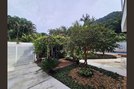 Casa de condomínio para alugar com 420m², 4 quartos e 2 vagas