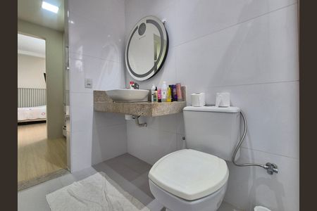 Casa de condomínio para alugar com 420m², 4 quartos e 2 vagas