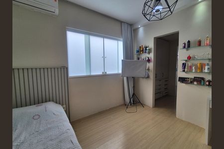 Casa de condomínio para alugar com 420m², 4 quartos e 2 vagas