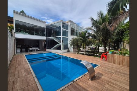 Casa de condomínio para alugar com 420m², 4 quartos e 2 vagas