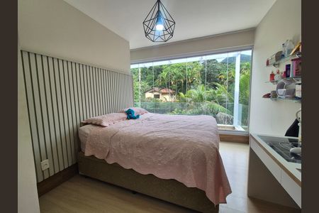 Casa de condomínio para alugar com 420m², 4 quartos e 2 vagas