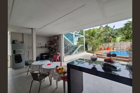 Casa de condomínio para alugar com 420m², 4 quartos e 2 vagas