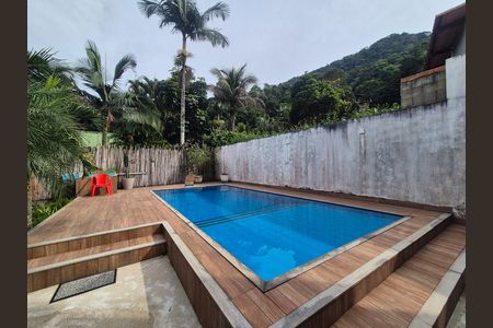 Casa de condomínio para alugar com 420m², 4 quartos e 2 vagas