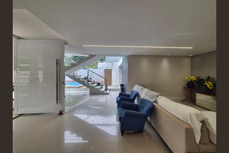 Casa de condomínio para alugar com 420m², 4 quartos e 2 vagas