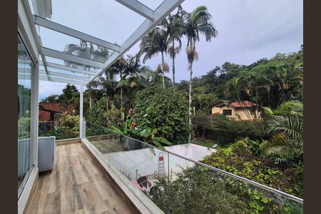Casa de condomínio para alugar com 420m², 4 quartos e 2 vagas