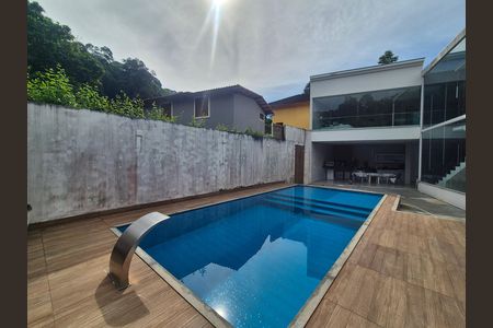 Casa de condomínio para alugar com 420m², 4 quartos e 2 vagas