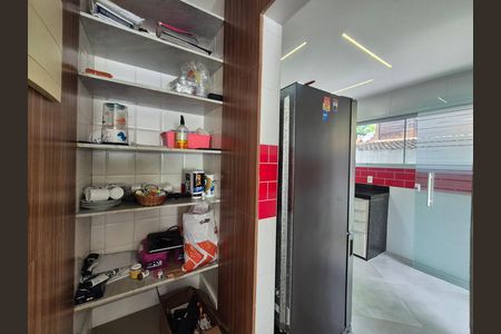 Casa de condomínio para alugar com 420m², 4 quartos e 2 vagas
