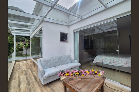 Casa de condomínio para alugar com 420m², 4 quartos e 2 vagas