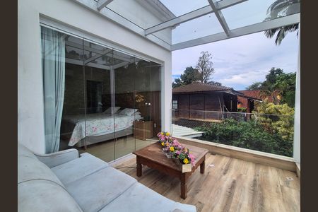 Casa de condomínio para alugar com 420m², 4 quartos e 2 vagas