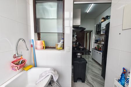 Apartamento para alugar com 110m², 3 quartos e sem vaga Apartamento para alugar com 110m², 3 quartos e sem vagaÁrea de serviço