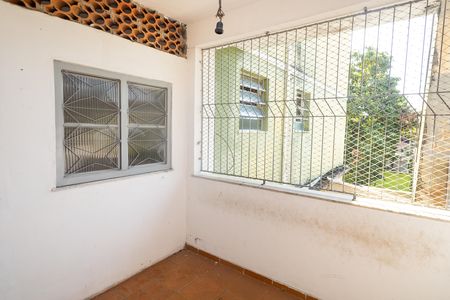 Apartamento para alugar com 92m², 2 quartos e 1 vagaQuintal fundos 