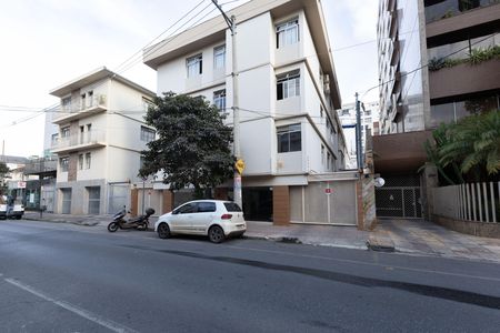 Apartamento à venda com 90m², 3 quartos e 1 vaga Apartamento à venda com 90m², 3 quartos e 1 vagaFachada