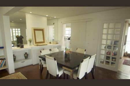 Apartamento à venda com 223m², 4 quartos e 4 vagas