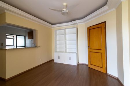 Sala de apartamento para alugar com 2 quartos, 74m² em Mansões Santo Antônio, Campinas