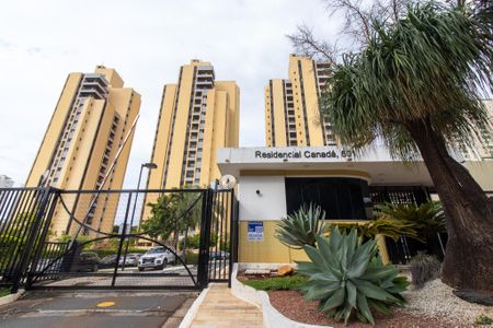 Apartamento para alugar com 74m², 2 quartos e 1 vaga Apartamento para alugar com 74m², 2 quartos e 1 vagaFachada