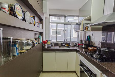 Apartamento à venda com 126m², 4 quartos e 2 vagas Apartamento à venda com 126m², 4 quartos e 2 vagasCozinha