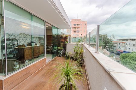 Apartamento à venda com 126m², 4 quartos e 2 vagas Apartamento à venda com 126m², 4 quartos e 2 vagasCobertura