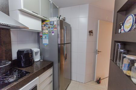 Apartamento à venda com 126m², 4 quartos e 2 vagas Apartamento à venda com 126m², 4 quartos e 2 vagasCozinha