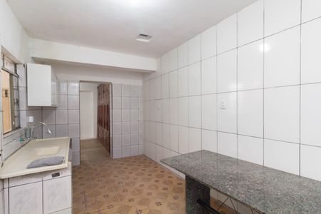 Cozinha de casa para alugar com 1 quarto, 37m² em Jardim Cleide, São Paulo