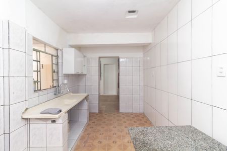 Cozinha de casa para alugar com 1 quarto, 37m² em Jardim Cleide, São Paulo