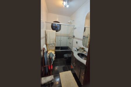 Casa para alugar com 300m², 3 quartos e 2 vagas Casa para alugar com 300m², 3 quartos e 2 vagasBanheiro