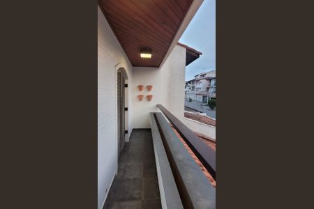 Casa para alugar com 300m², 3 quartos e 2 vagas Casa para alugar com 300m², 3 quartos e 2 vagasVaranda