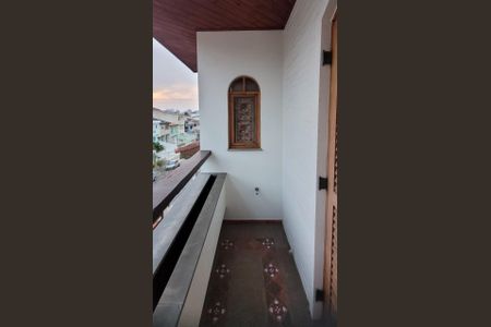 Casa para alugar com 300m², 3 quartos e 2 vagas Casa para alugar com 300m², 3 quartos e 2 vagasVaranda