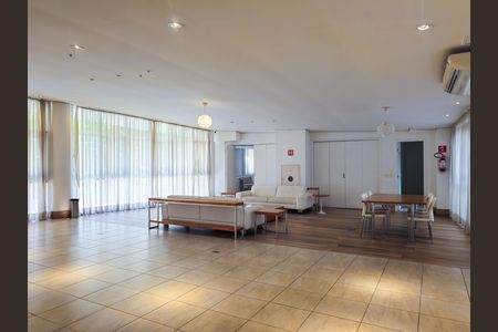 Apartamento à venda com 117m², 3 quartos e 2 vagas Apartamento à venda com 117m², 3 quartos e 2 vagasSalão de festas