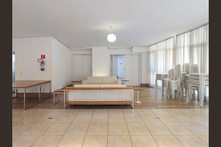 Apartamento à venda com 117m², 3 quartos e 2 vagas Apartamento à venda com 117m², 3 quartos e 2 vagasSalão de festas
