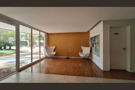 Apartamento à venda com 117m², 3 quartos e 2 vagas Apartamento à venda com 117m², 3 quartos e 2 vagasHall de entrada