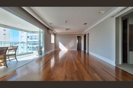 Apartamento à venda com 117m², 3 quartos e 2 vagas Apartamento à venda com 117m², 3 quartos e 2 vagasSala