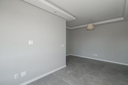 Sala de apartamento à venda com 3 quartos, 70m² em São Geraldo, Porto Alegre