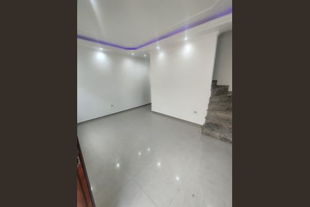 Sala de casa de condomínio à venda com 2 quartos, 85m² em Vila Antonieta, São Paulo