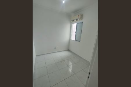 Quarto de casa de condomínio à venda com 2 quartos, 85m² em Vila Antonieta, São Paulo
