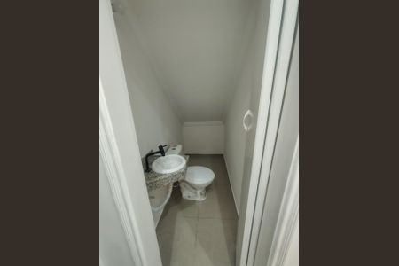Casa de condomínio à venda com 85m², 2 quartos e 1 vaga Casa de condomínio à venda com 85m², 2 quartos e 1 vagaBanheiro