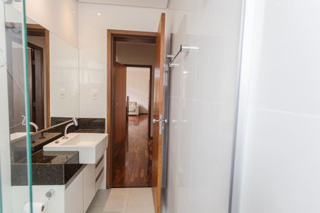 Apartamento à venda com 85m², 3 quartos e 1 vaga Apartamento à venda com 85m², 3 quartos e 1 vagaBanheiro Social