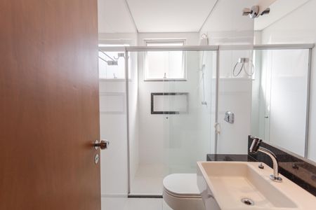 Apartamento à venda com 85m², 3 quartos e 1 vaga Apartamento à venda com 85m², 3 quartos e 1 vagaBanheiro Social