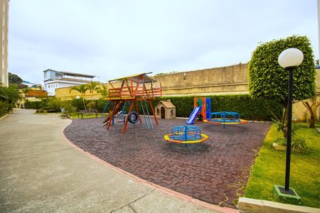 Apartamento à venda com 57m², 2 quartos e 1 vaga Apartamento à venda com 57m², 2 quartos e 1 vagaÁrea comum - Playground