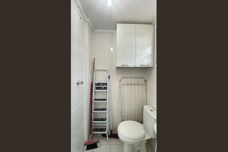 Apartamento à venda com 57m², 2 quartos e 1 vaga Apartamento à venda com 57m², 2 quartos e 1 vagaBanheiro de serviço