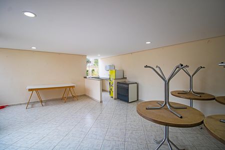 Apartamento à venda com 57m², 2 quartos e 1 vaga Apartamento à venda com 57m², 2 quartos e 1 vagaÁrea comum - Salão de festas