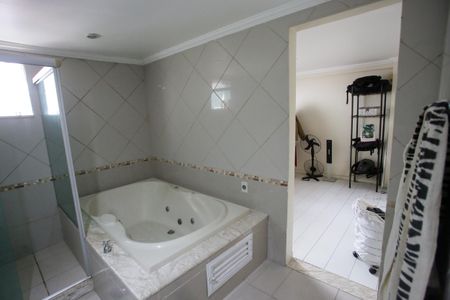 Casa à venda com 440m², 6 quartos e 1 vagaBanheiro da Suíte 1