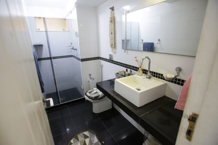Casa à venda com 440m², 6 quartos e 1 vagaBanheiro Social 2